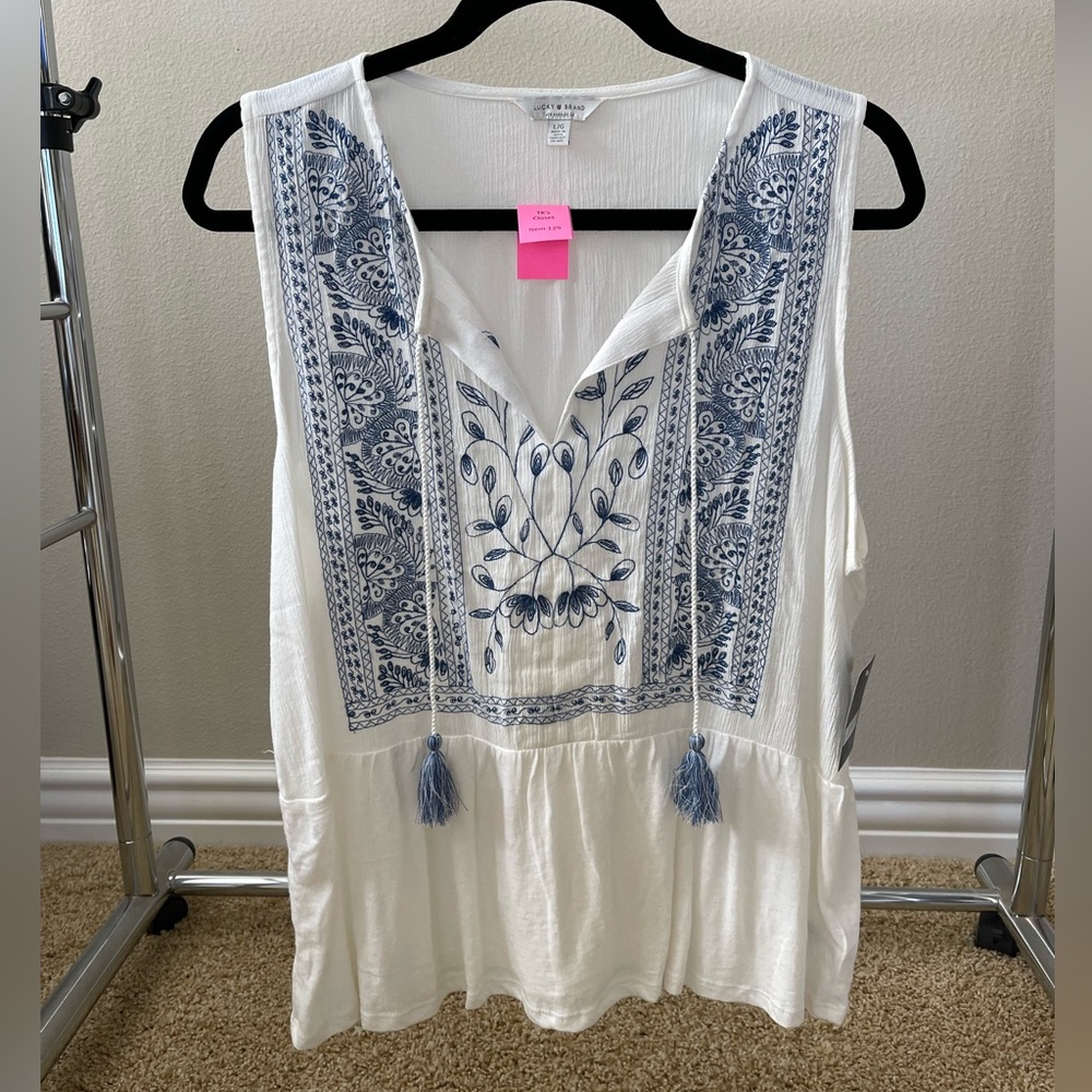 Lucky Brand Top White w/ Blue Embroidery L/G - NWT (129)